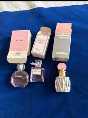 CHANEL Chance Eau Tendre Mini Pink Bottle